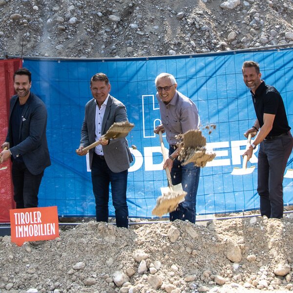 Gruppenfoto Spatenstich Ebbs | © Tiroler Immobilien