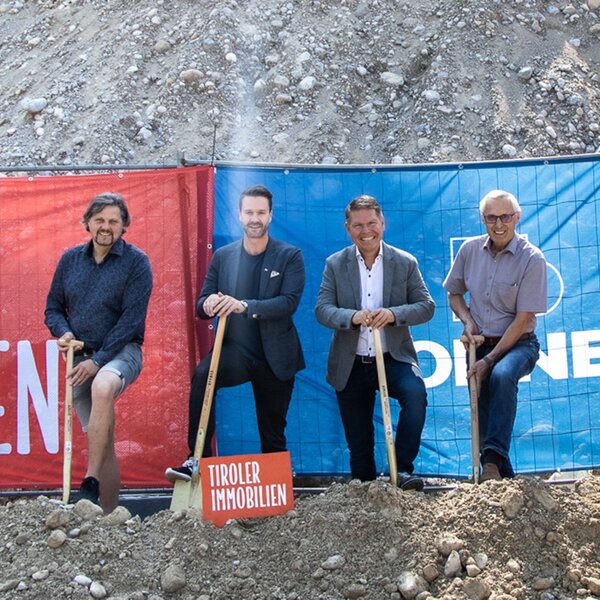 Gruppenfoto Spatenstich Ebbs | © Tiroler Immobilien