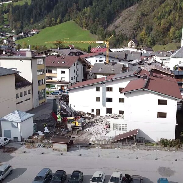 Abrissarbeiten in Zell am Ziller | © Tiroler Immobilien