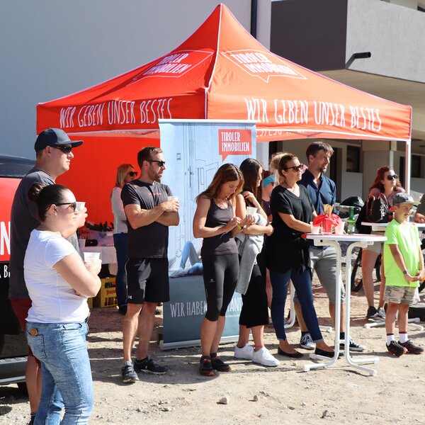 E-Bike Übergabe in Brandenberg – Kapfinger Wald | © Tiroler Immobilien