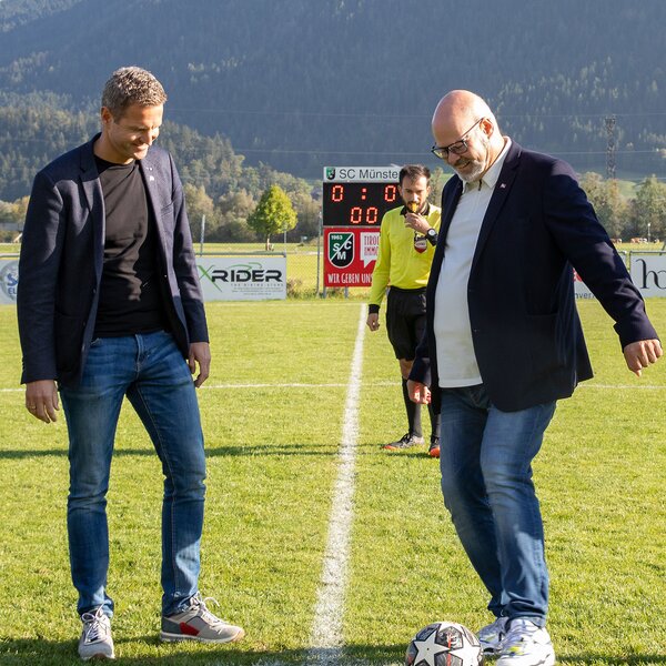 Ehrenanstoß SC Münster – Tiroler Immobilien | Alfred Thaler & Stefan Kaiserer